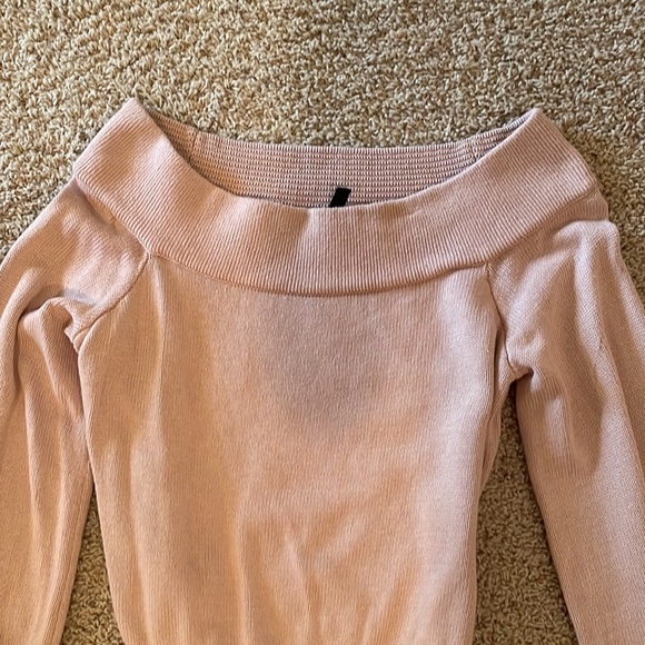 H&M pink sweater. Like new - Picture 2 of 3
